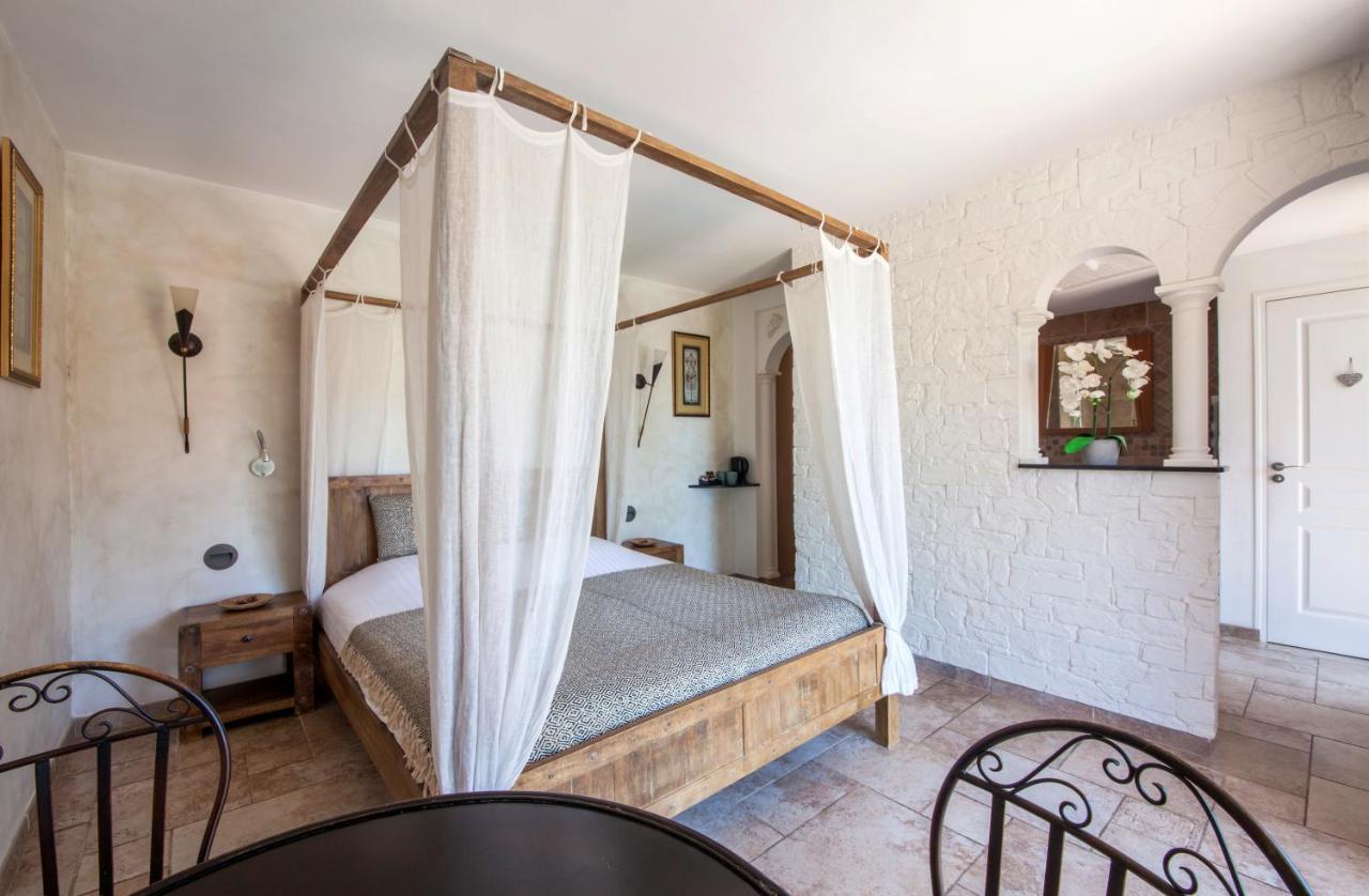La Demeure Insoupconnee Bed & Breakfast Cassis